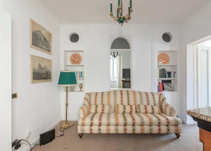 Iflat Modern In The Monti Area Daire *